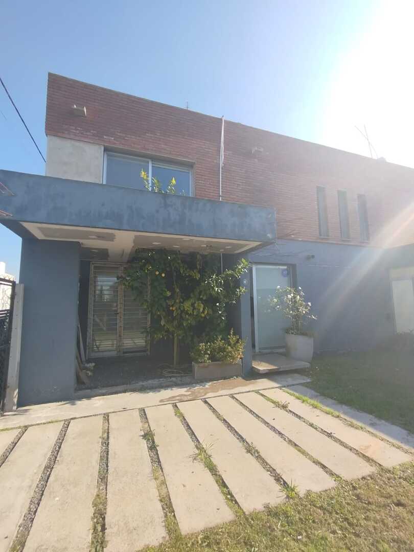 Casa en Venta en Villa Elisa